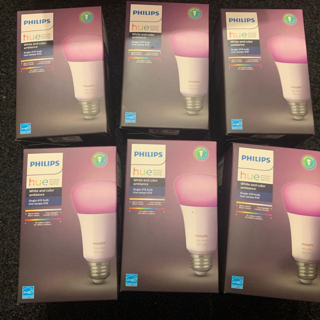 PHILIPS(フィリップス)のPhilips Hue A19 ホワイトアンドカラー スマートライトバルブ 6個 インテリア/住まい/日用品のライト/照明/LED(蛍光灯/電球)の商品写真