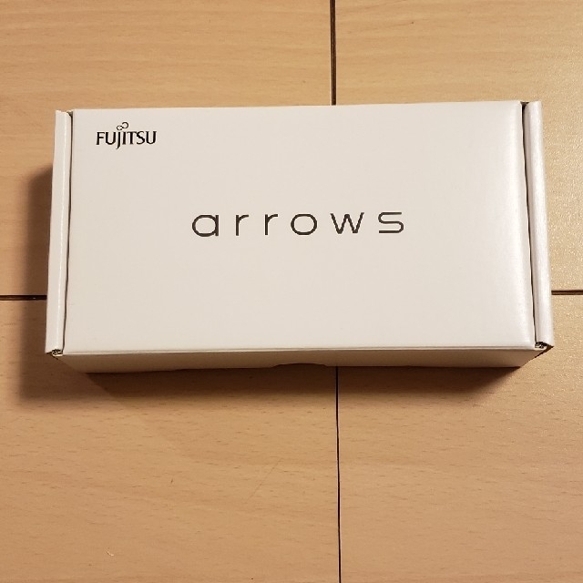 新品未開封　arrows RX 版　白　国内SIMフリー　残債無しスマートフォン/携帯電話