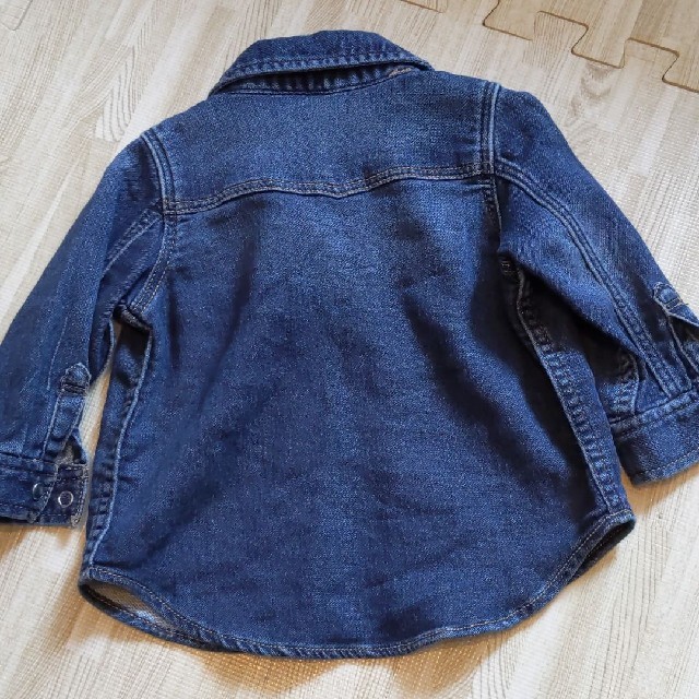 babyGAP(ベビーギャップ)のbabygap　デニムシャツ キッズ/ベビー/マタニティのベビー服(~85cm)(シャツ/カットソー)の商品写真