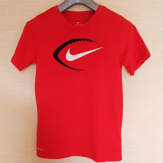 NIKE(ナイキ)のNIKE ナイキ Tシャツ【140】 キッズ/ベビー/マタニティのキッズ服男の子用(90cm~)(Tシャツ/カットソー)の商品写真