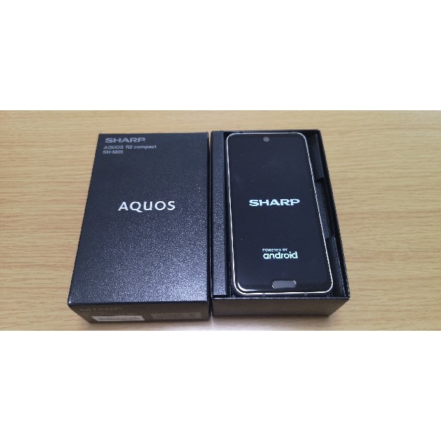 AQUOS(アクオス)の【ほぼ未使用品】AQUOS R2 compact ディープホワイト スマホ/家電/カメラのスマートフォン/携帯電話(スマートフォン本体)の商品写真