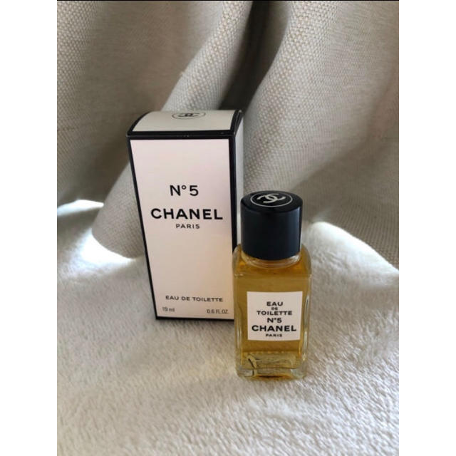 CHANEL(シャネル)のペコ様専用 CHANEL  EAU DE TOILETTE 19ml コスメ/美容の香水(香水(女性用))の商品写真