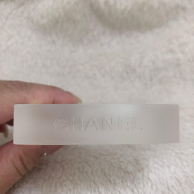 CHANEL(シャネル)のシャネル　ルブラン　小物置き コスメ/美容のベースメイク/化粧品(その他)の商品写真