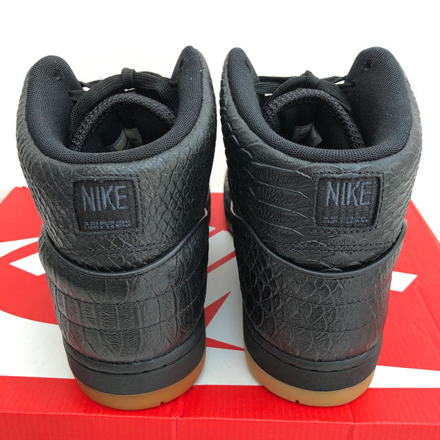 NIKE(ナイキ)のNIKE AIR PYTHON PRM BLACK GUM 705066-001 メンズの靴/シューズ(スニーカー)の商品写真