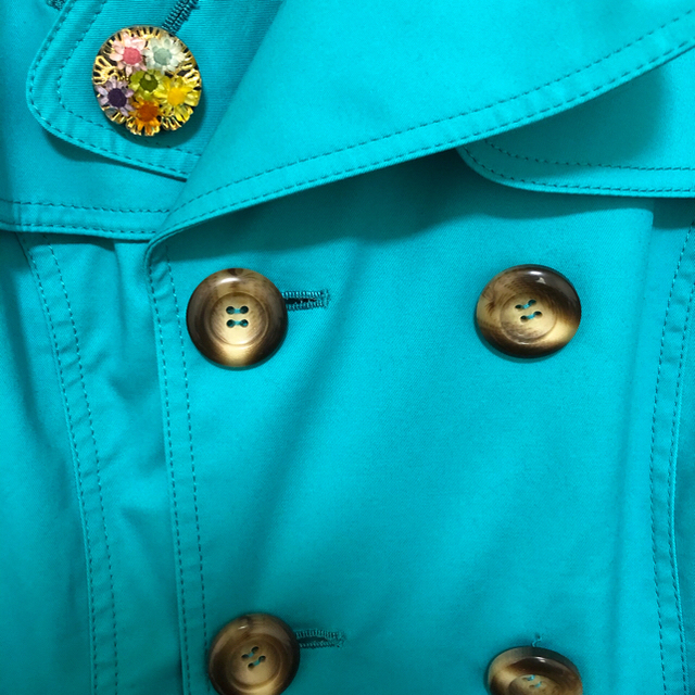 DOLLY GIRL BY ANNA SUI(ドーリーガールバイアナスイ)の未使用　アナスイ　トレンチコート レディースのジャケット/アウター(トレンチコート)の商品写真