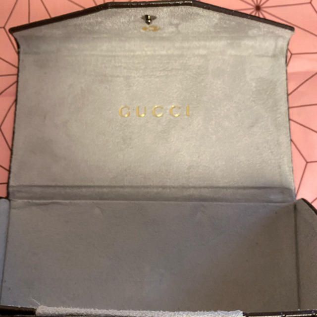 Gucci(グッチ)のGUCCI サングラスケースのみ レディースのファッション小物(サングラス/メガネ)の商品写真