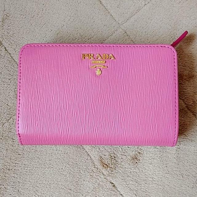 超歓迎された】 PRADA PRADA二つ折り財布【新品:箱、紙袋付】 - 財布