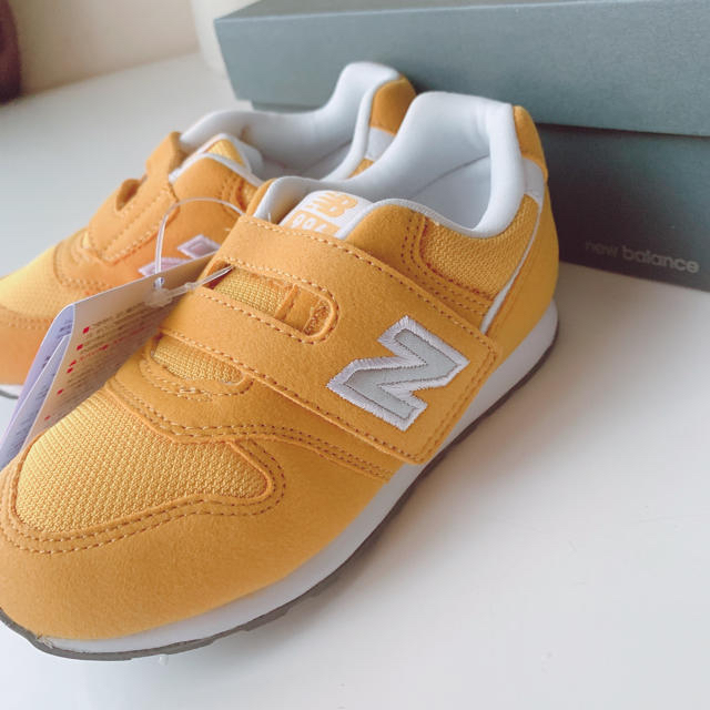 New Balance(ニューバランス)の16.5 新品 ニューバランス スニーカー 996 イエロー キッズ キッズ/ベビー/マタニティのキッズ靴/シューズ(15cm~)(スニーカー)の商品写真