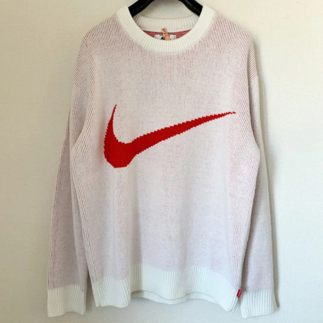 Supreme(シュプリーム)のSupreme®︎/NIKE®︎ Swoosh Sweater メンズのトップス(ニット/セーター)の商品写真