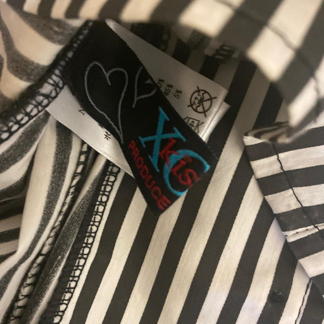 XOXO(キスキス)のキスキス　デザインシャツ　ストライプ　リボン　コルセット風 レディースのトップス(シャツ/ブラウス(長袖/七分))の商品写真