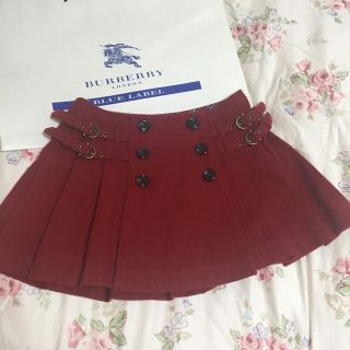 バーバリー(BURBERRY)のバーバリーブルーレーベル 赤スカート(ミニスカート)