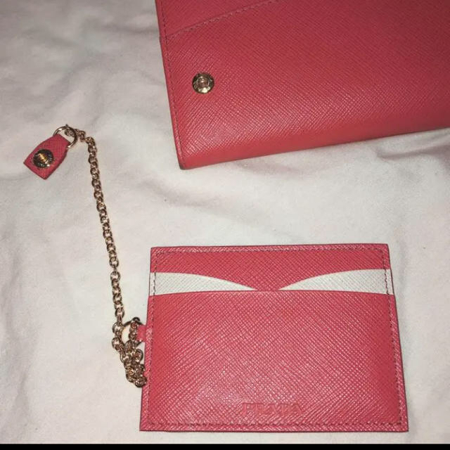 PRADA(プラダ)のPRADA ピンク 長財布  レディースのファッション小物(財布)の商品写真