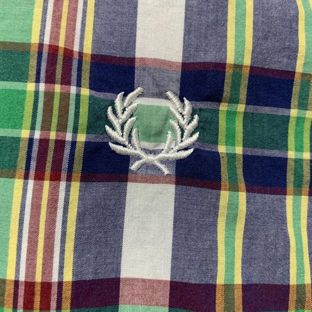 FRED PERRY(フレッドペリー)の専用　購入しないで下さい。FREDPERRY　シャツ　メンズS メンズのトップス(シャツ)の商品写真