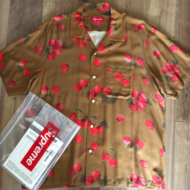 Supreme(シュプリーム)のSupreme Rayon shit cherry メンズのトップス(シャツ)の商品写真