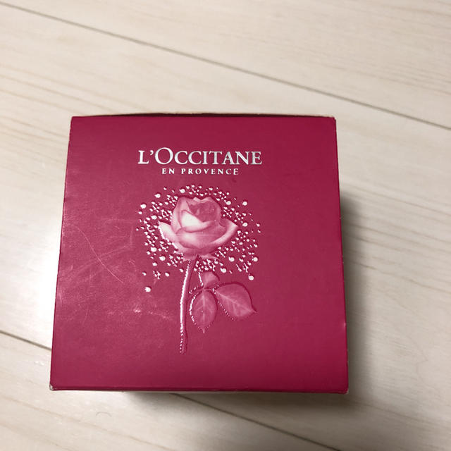 L'OCCITANE(ロクシタン)のロクシタン スノウローズ ボディクリーム 200ml コスメ/美容のボディケア(ボディクリーム)の商品写真