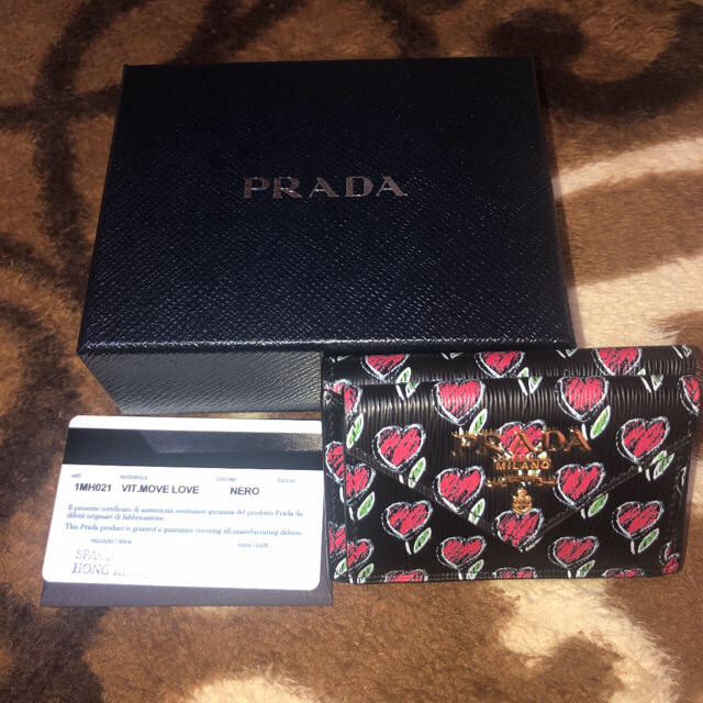 PRADA VITELLO MOVE LOVE 三つ折り財布