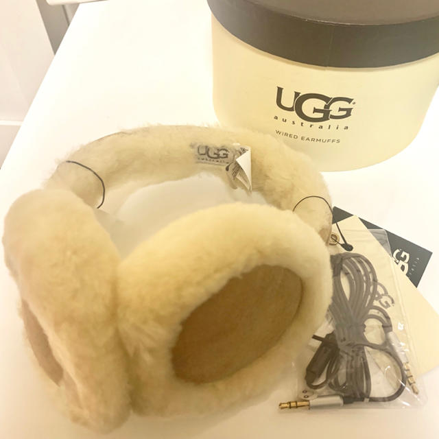 UGG(アグ)のUGG イヤーマフ 新品未使用 レディースのファッション小物(イヤーマフ)の商品写真