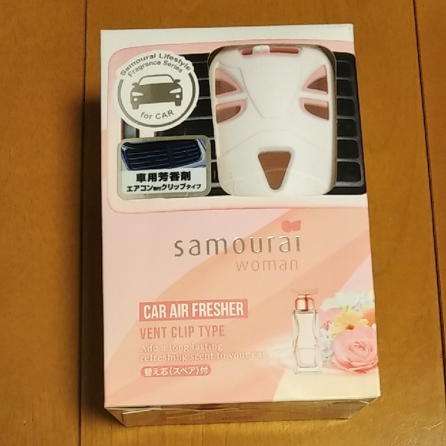 SAMOURAI(サムライ)の新品未使用サムライウーマン　カーフレグランス　　　車用芳香剤 自動車/バイクの自動車(車内アクセサリ)の商品写真