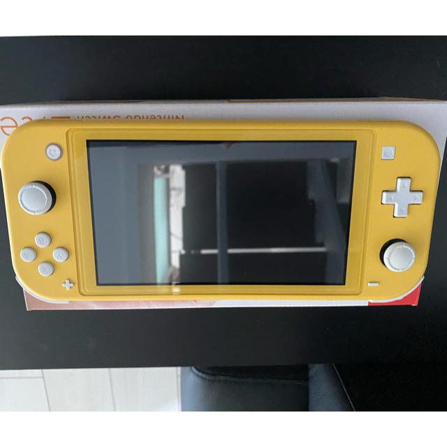 Nintendo Switch(ニンテンドースイッチ)のNintendo Switch Lite イエロー　ニンテンドースイッチライト エンタメ/ホビーのゲームソフト/ゲーム機本体(家庭用ゲーム機本体)の商品写真
