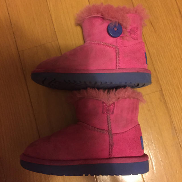 UGG(アグ)のUGG キッズ16cm キッズ/ベビー/マタニティのキッズ靴/シューズ(15cm~)(ブーツ)の商品写真