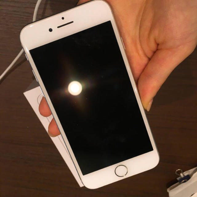 超美品　simフリー　iphone8 silver 64GB 箱付き