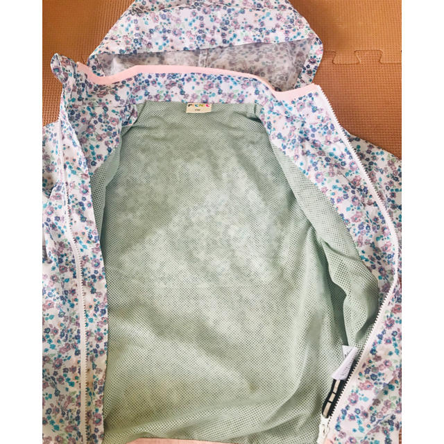 mikihouse(ミキハウス)のPICNIC MARKET ウインドブレーカー 110cm キッズ/ベビー/マタニティのキッズ服女の子用(90cm~)(ジャケット/上着)の商品写真