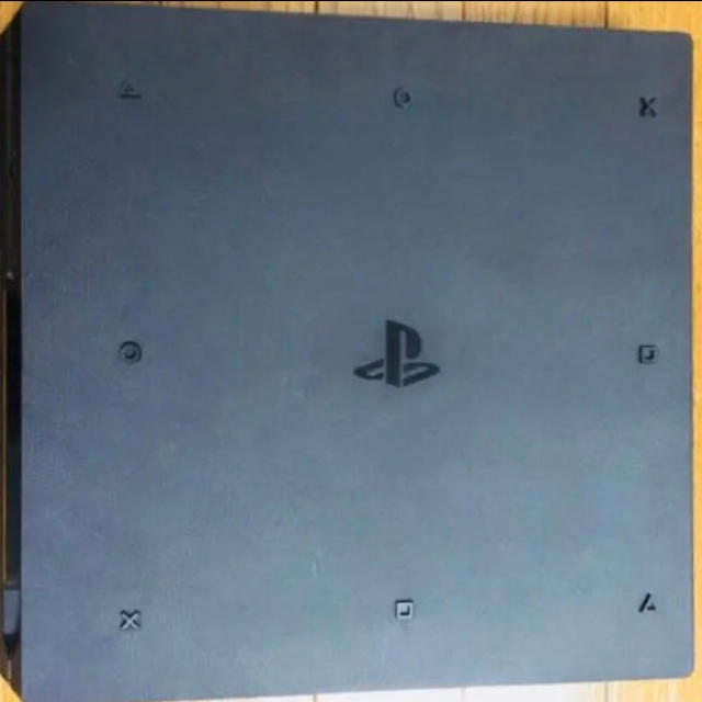 PlayStation4(プレイステーション4)のPS4 Pro 1TB ブラック　美品　ほぼ未使用 エンタメ/ホビーのゲームソフト/ゲーム機本体(携帯用ゲーム機本体)の商品写真