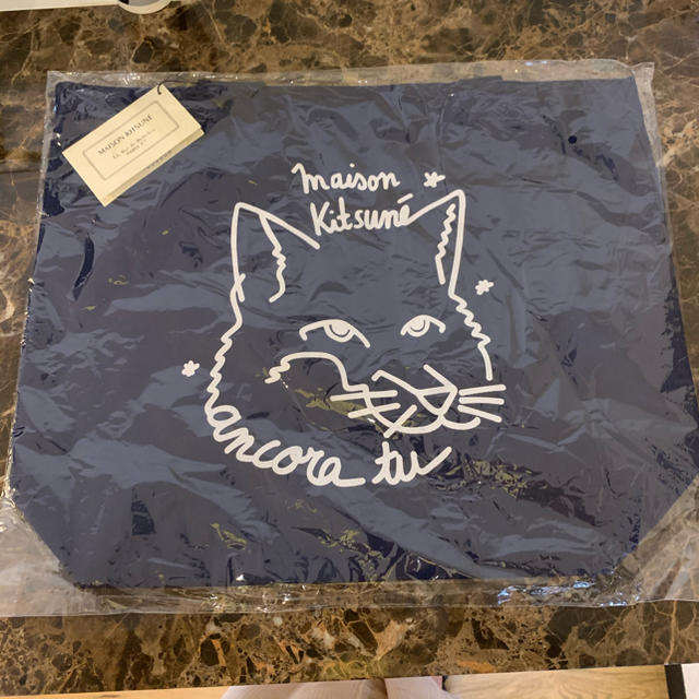 MAISON KITSUNE'(メゾンキツネ)のメゾンキツネ　新品未使用　トートバッグ　キャンパスバック　 メンズのバッグ(トートバッグ)の商品写真