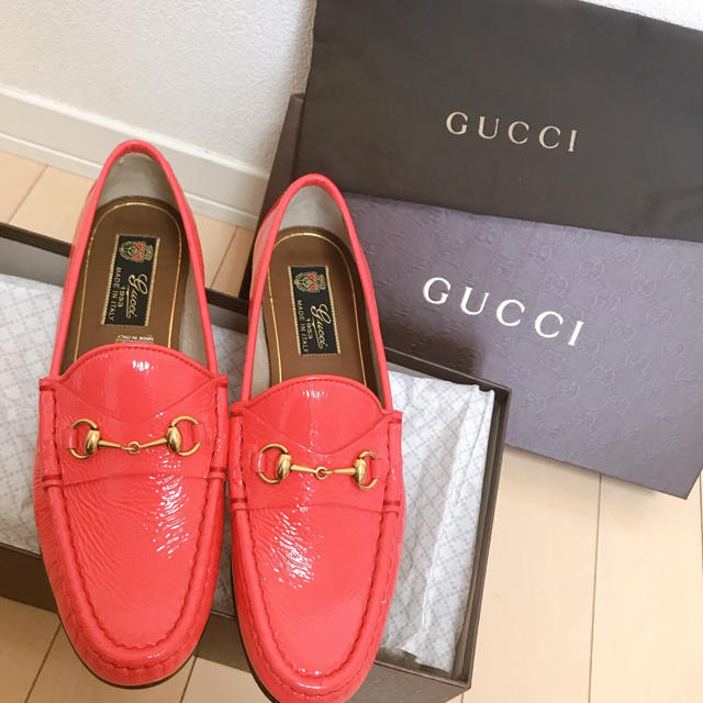 Gucci(グッチ)のGUCCI  モカシン　ピンク レディースの靴/シューズ(スリッポン/モカシン)の商品写真