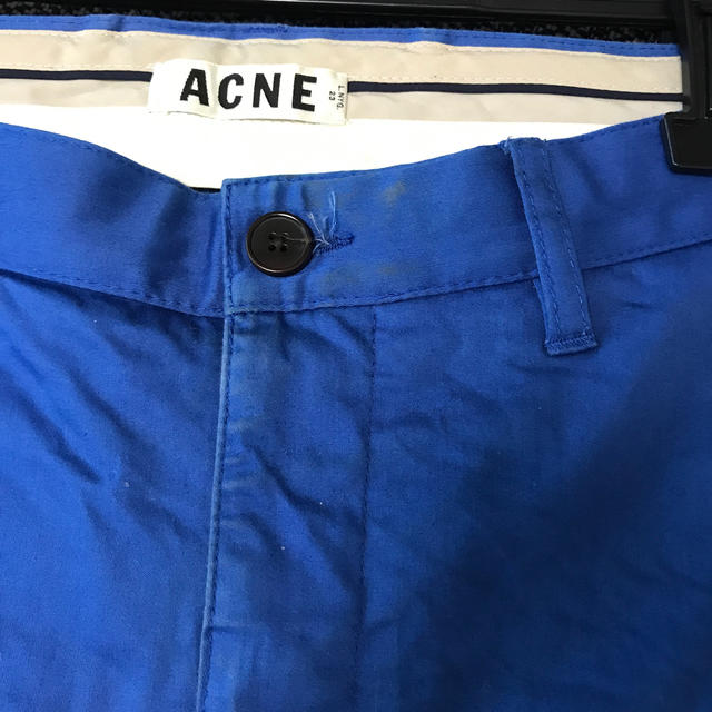 ACNE(アクネ)のACNE 青　パンツ　メンズ　 メンズのパンツ(その他)の商品写真