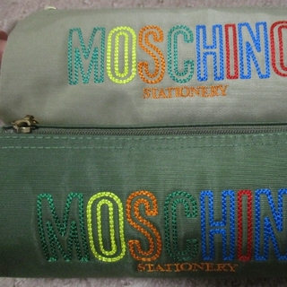 モスキーノ(MOSCHINO)のモスキーノ　ペンケース2個セット　ポーチ　MOSCHINO(ポーチ)