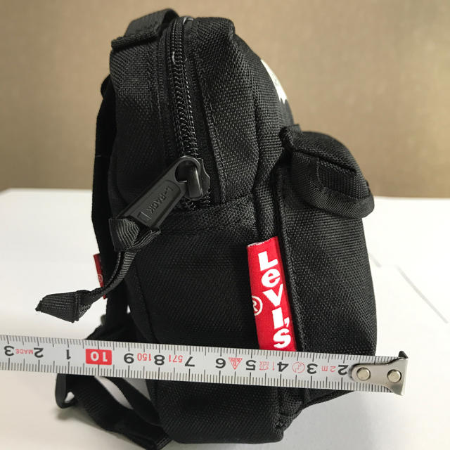 Levi's(リーバイス)の【新品・未使用】Levi‘s ウェストポーチ (可愛いリュック型) メンズのバッグ(ウエストポーチ)の商品写真