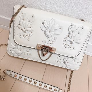 ヴァレンティノ(VALENTINO)のレア品　ヴァレンティノ　ショルダーバッグ(ショルダーバッグ)