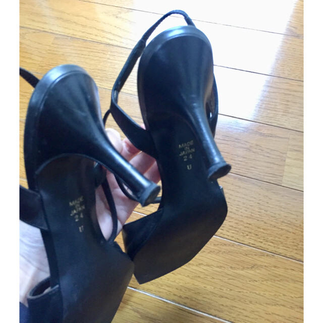 DIANA(ダイアナ)のダイアナ サンダル 本革 黒 と白 スクエアトゥ レディースの靴/シューズ(サンダル)の商品写真