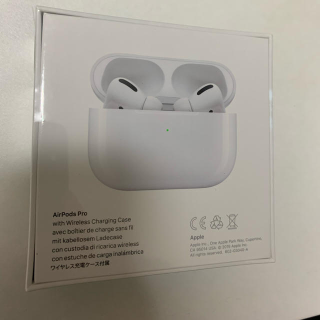 Apple AirPodsプロ　MWP22J/A 正規品 1