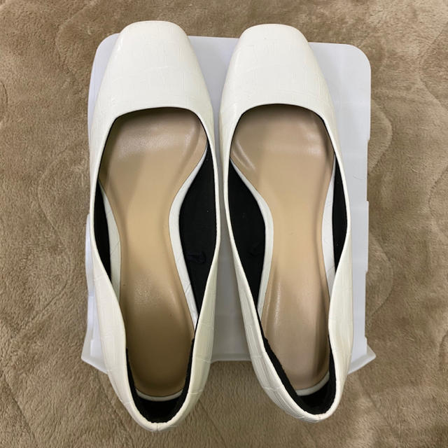 GU(ジーユー)のGU マシュマロパンプス ホワイト レディースの靴/シューズ(ハイヒール/パンプス)の商品写真