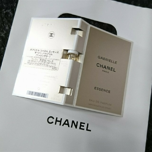 CHANEL(シャネル)の新発売ガブリエルシャネルエッセンスオードゥパルファム(ｳﾞｧﾎﾟﾘﾀｻﾞｰ) コスメ/美容のキット/セット(サンプル/トライアルキット)の商品写真