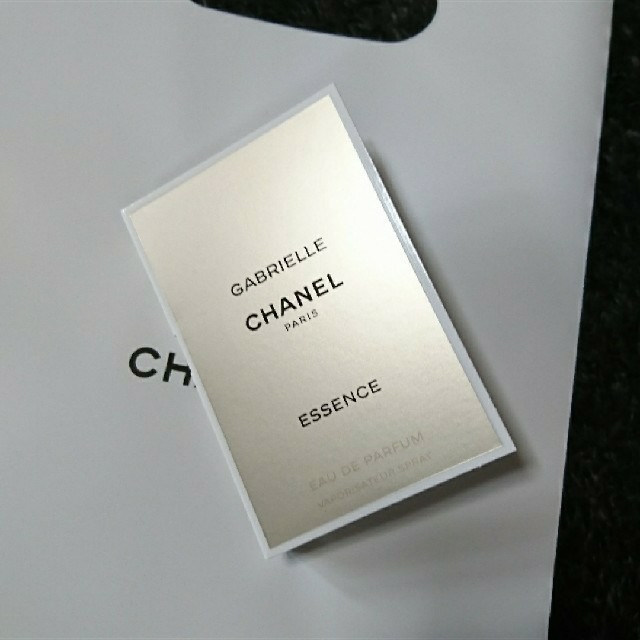 CHANEL(シャネル)の新発売ガブリエルシャネルエッセンスオードゥパルファム(ｳﾞｧﾎﾟﾘﾀｻﾞｰ) コスメ/美容のキット/セット(サンプル/トライアルキット)の商品写真