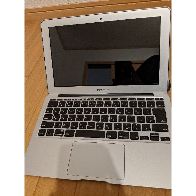 Apple(アップル)のMacBook Air 2012 11インチ　動作確認済　充電器付属 スマホ/家電/カメラのPC/タブレット(ノートPC)の商品写真