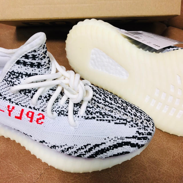 adidas(アディダス)のadidas yeezy boost 350 V2 zebra 240 レディースの靴/シューズ(スニーカー)の商品写真