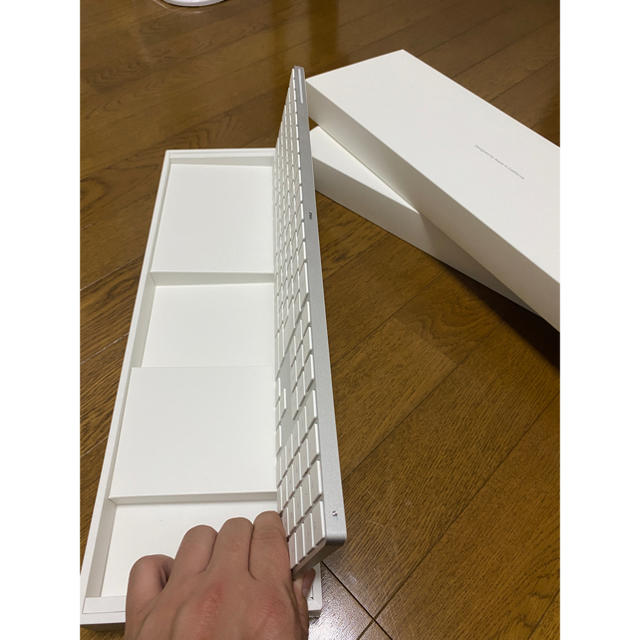 Apple(アップル)のApple magic keyboard テンキー付 の販売です。  スマホ/家電/カメラのPC/タブレット(PC周辺機器)の商品写真