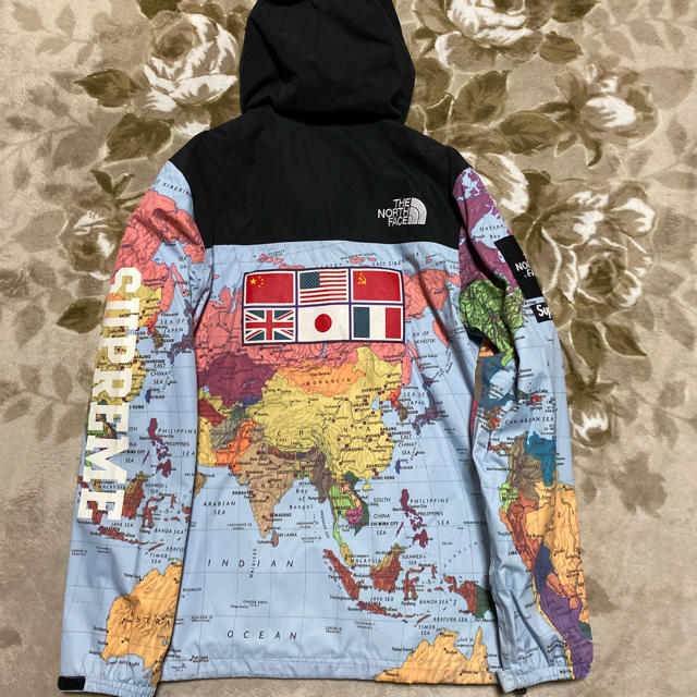 Supreme(シュプリーム)のSUPREME NORTH FACE MAP 地図　コーチジャケット　パーカー メンズのジャケット/アウター(ナイロンジャケット)の商品写真