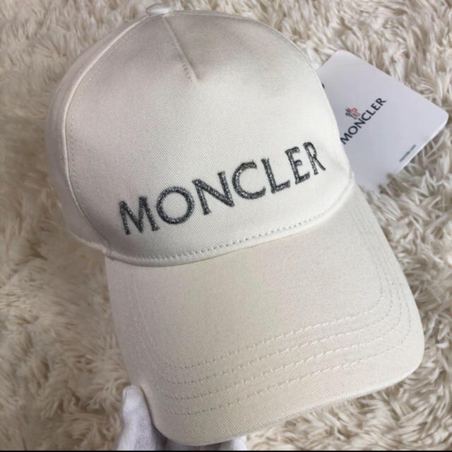 MONCLER - 新品未使用タグ付き モンクレールキャップ 白の通販 by shop