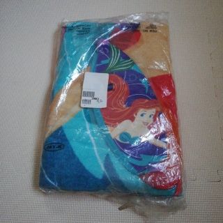 ディズニー(Disney)のリトルマーメイド　ビッグバスタオル　アメリカ　ディズニーストアー　未開封(タオル/バス用品)