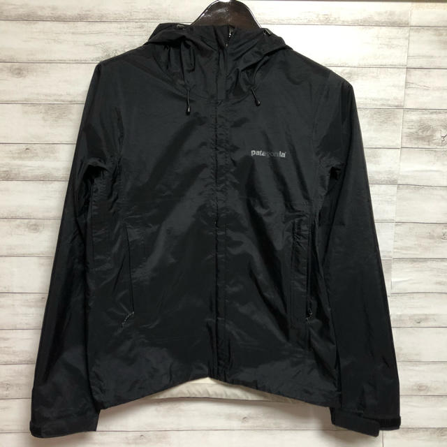 patagonia(パタゴニア)の【古着】パタゴニア メンズ ナイロンパーカー h2no 黒 XS メンズのジャケット/アウター(マウンテンパーカー)の商品写真