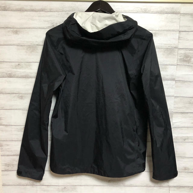 patagonia(パタゴニア)の【古着】パタゴニア メンズ ナイロンパーカー h2no 黒 XS メンズのジャケット/アウター(マウンテンパーカー)の商品写真