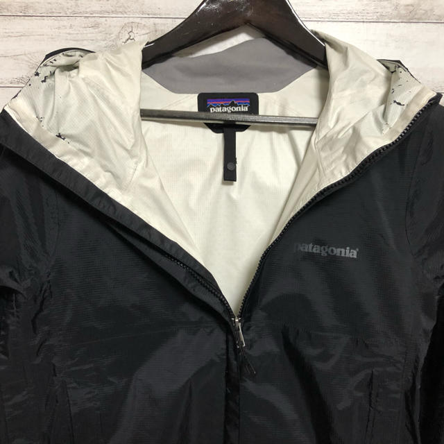 patagonia(パタゴニア)の【古着】パタゴニア メンズ ナイロンパーカー h2no 黒 XS メンズのジャケット/アウター(マウンテンパーカー)の商品写真