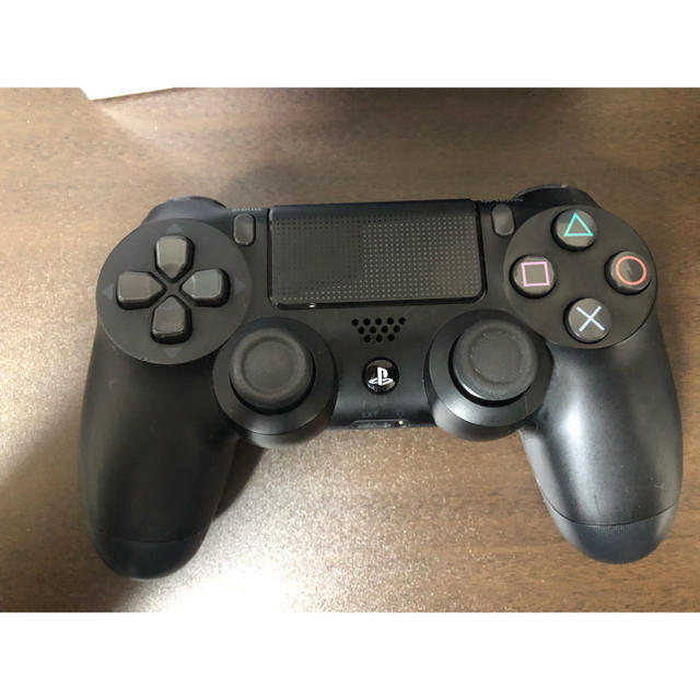 PlayStation4(プレイステーション4)のPS4ワイヤレスコントローラー エンタメ/ホビーのゲームソフト/ゲーム機本体(その他)の商品写真