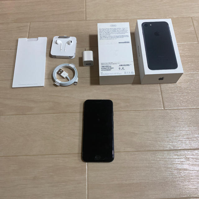 スマートフォン本体iPhone 7 Black 128 GB Softbank