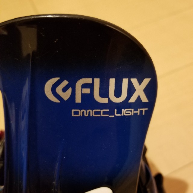 FLUX(フラックス)のFLUX DMCC Light スポーツ/アウトドアのスノーボード(バインディング)の商品写真